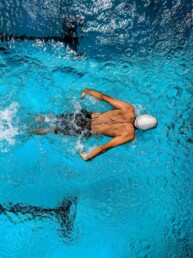 Schwimmer im Pool